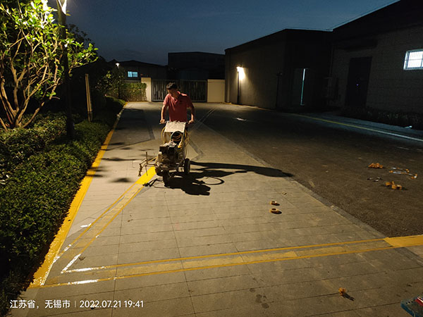 無錫道路劃線,無錫道路劃線施工隊找飛揚(yáng)市政